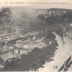 Le Creusot, hauts-fourneaux, aciéries et faubourg Marolle. Carte postale mise en circulation le 17 février 1916. Collection privée.