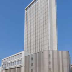 Vue de la tour et de la nouvelle extension des Archives dpartementales