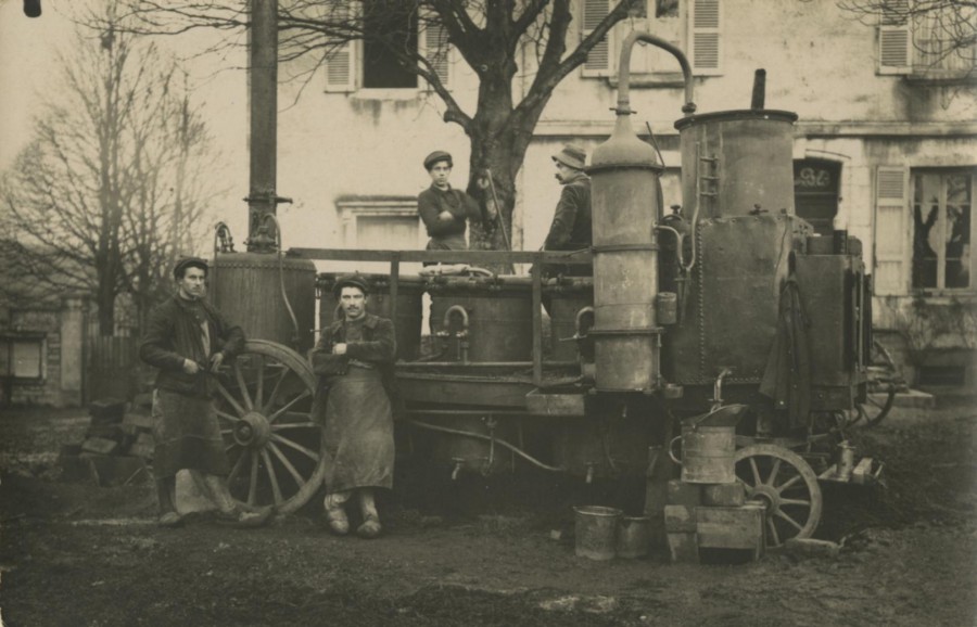 Photographie : le bouilleur de cru  Cless (15 NUM, 20me sicle)